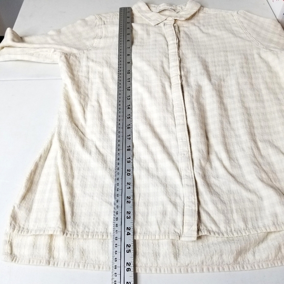 Woolrich Women's Large Biege Long Sleeve Gingham Flannel Button Down Shirt - Picture 5 of 10